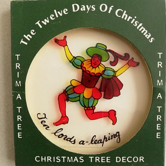 The Twelve Days of Christmas Tree Ornaments - Picture 4 of 15